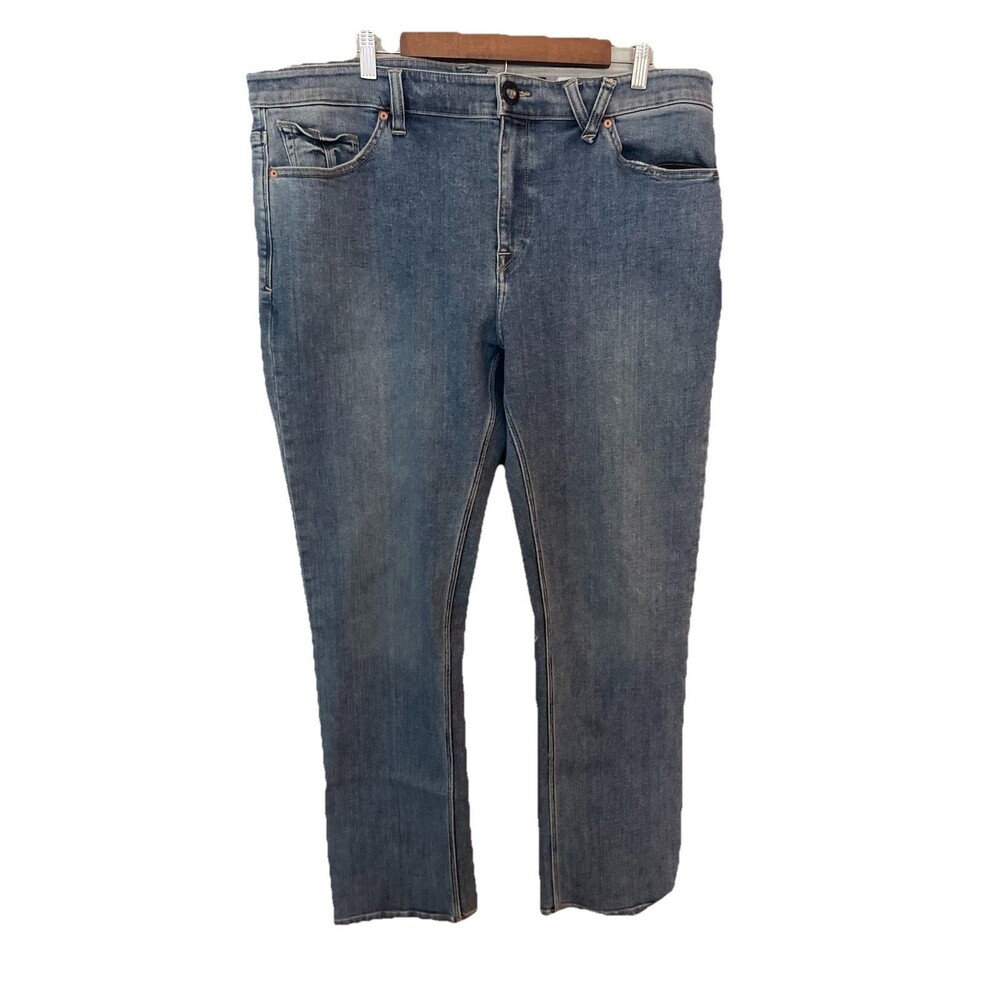 Men’s Volcom Jeans Solver Modern Straight Medium Wash Size 40